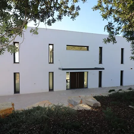 Villa Vanguard